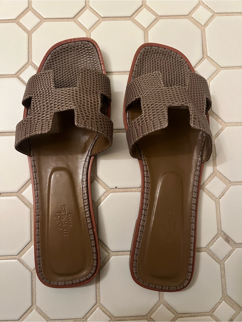 2021 Authentic Hermes Oran Lizard Sandals 🩶